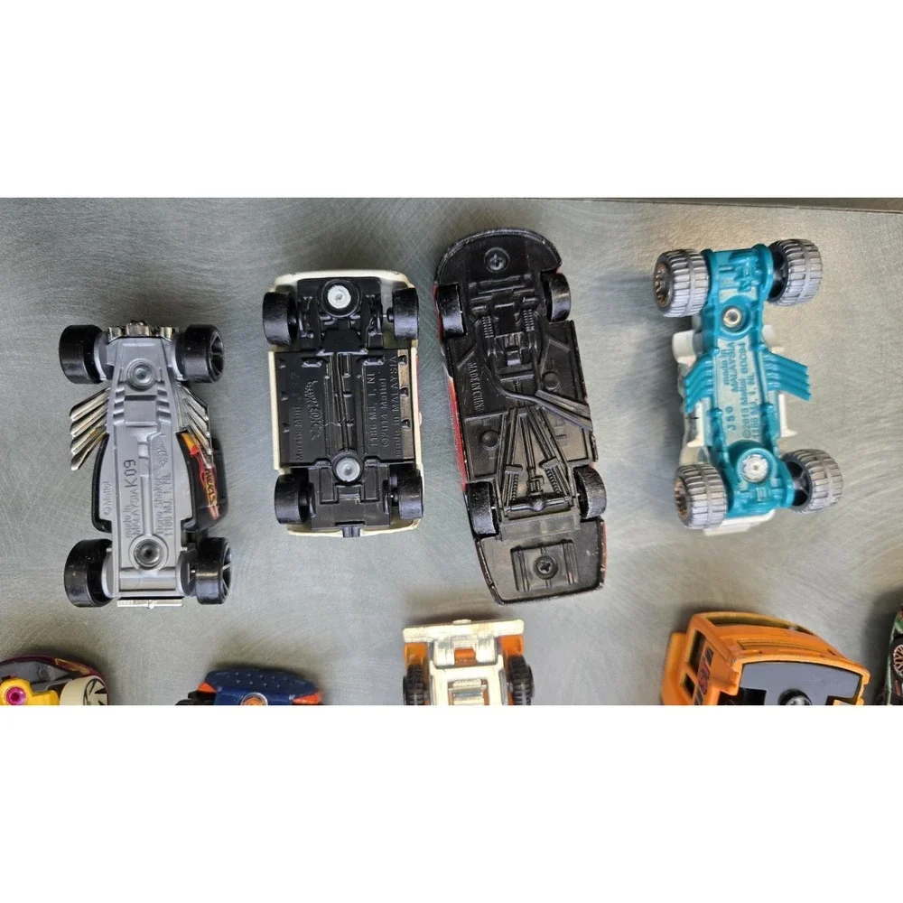 19 Hot Wheels Matchbox Diecast Vehicle Lot BMW Bone Shaker Lamborghini Trucks